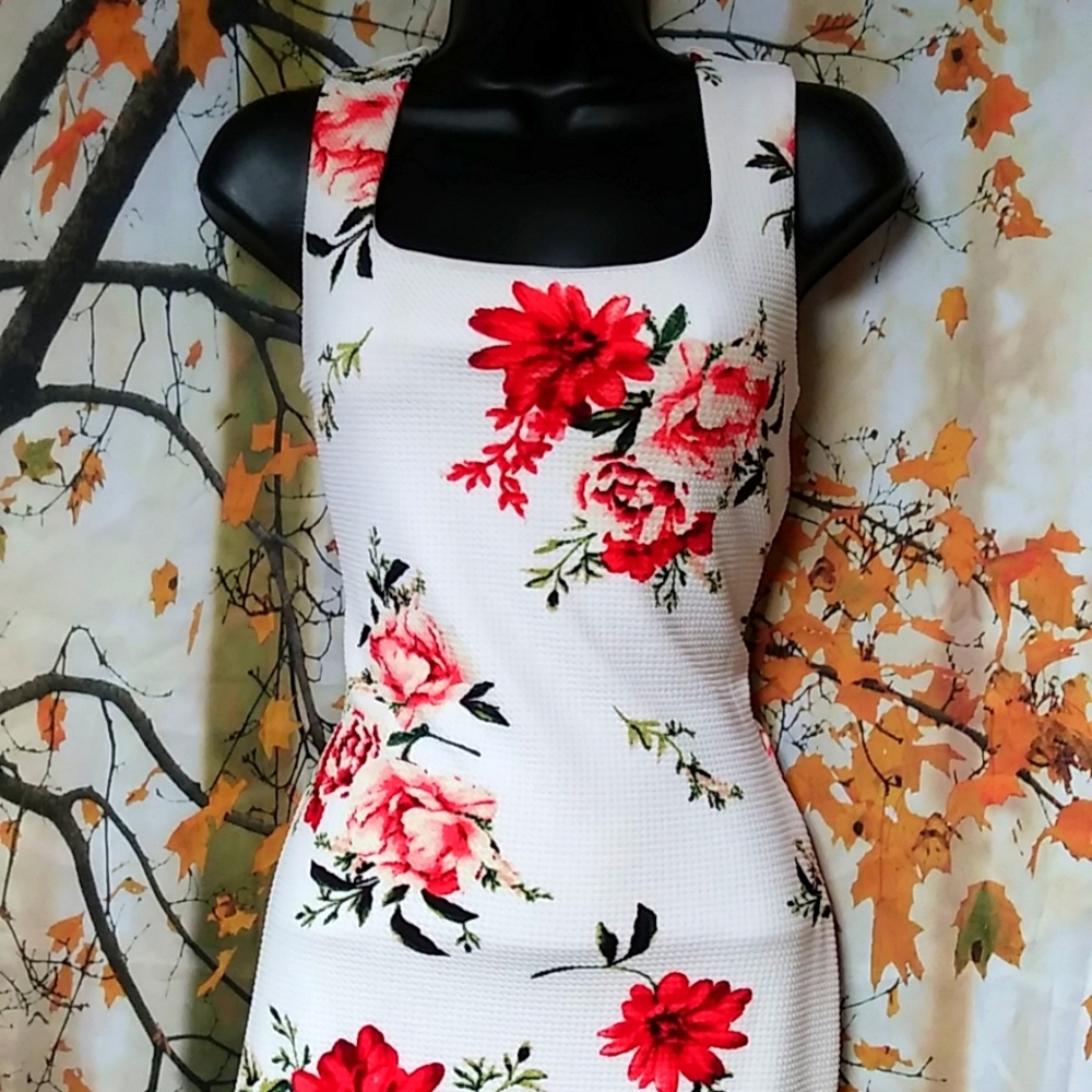 Dresscode L.A. Flower Dress - Picture 2 of 4